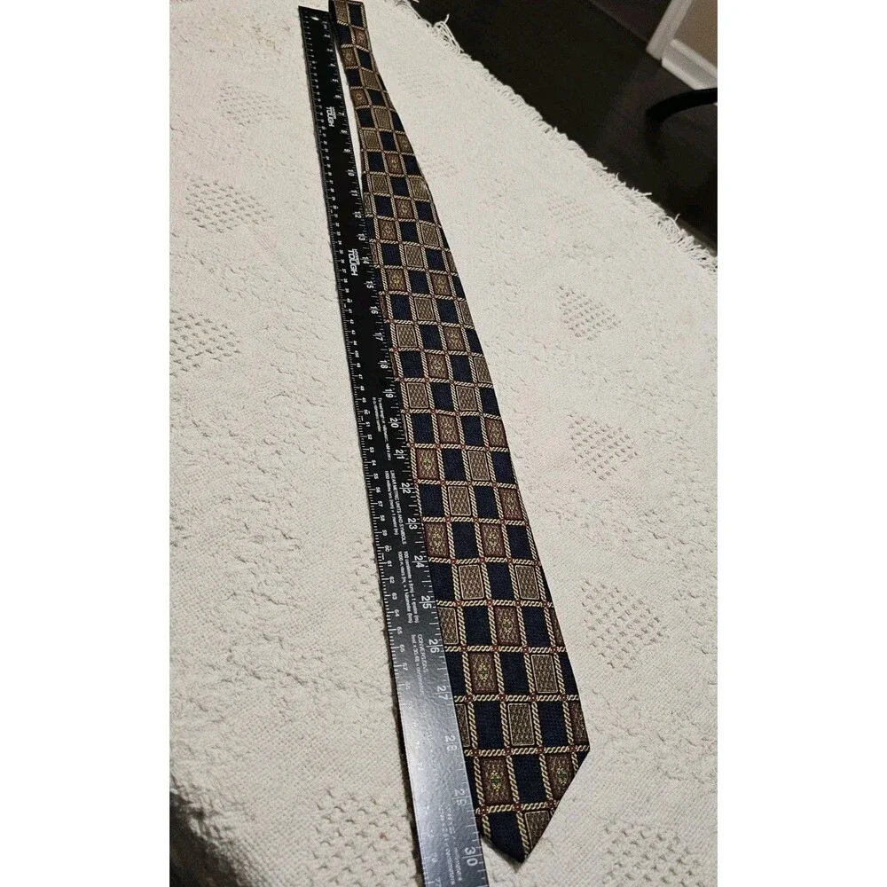 The Metropolitan Museum of Art Silk Tie Vintage Navy Gold Geometric Medallion